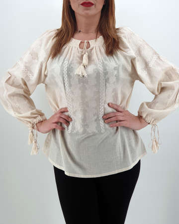 Ie Traditionala Cecilia [2]