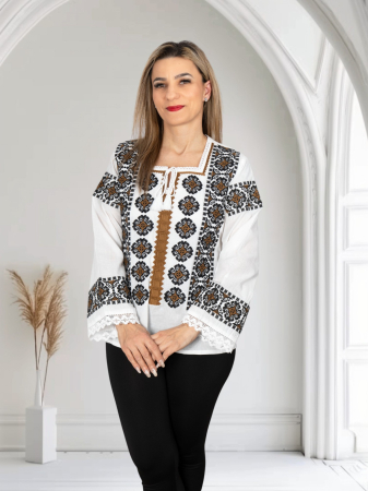 Ie Traditionala Cecilia 10 [2]