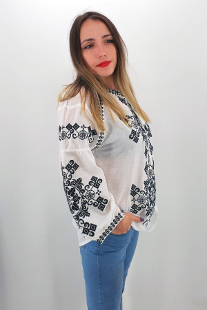 Ie Traditionala Rebeca [2]