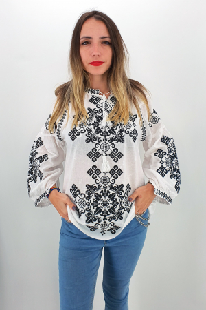 Ie Traditionala Rebeca [1]