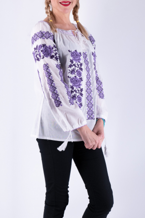 Ie Traditionala cu Trandafiri [1]