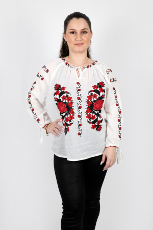Ii Maneca Lunga - Ie Traditionala cu Emilia 3