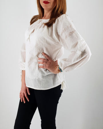 Ie Traditionala Gianina [0]