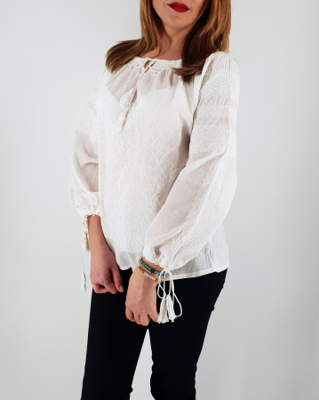 Ie Traditionala Gianina [2]