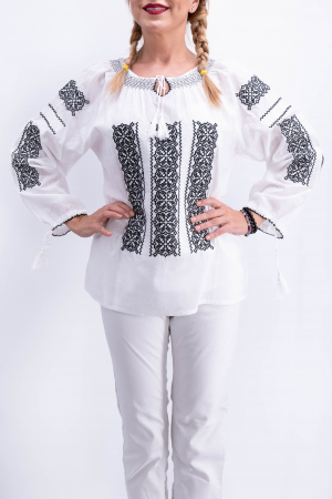 Ie Traditionala Ioana [2]