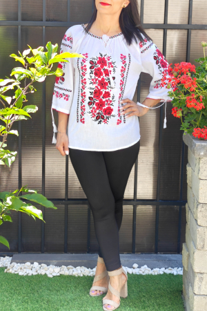 Ie Traditionala cu Trandafiri 8 [1]