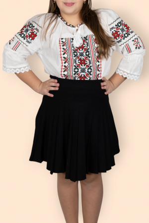 Ie traditionala fetite Melisa [1]
