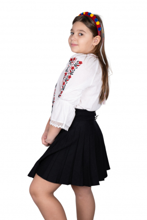 Ie traditionala fetite Jamila [4]