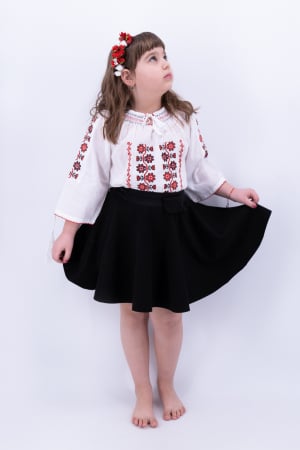 Ie traditionala fetite Alda [1]