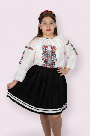 Ie traditionala fetite Damina [0]