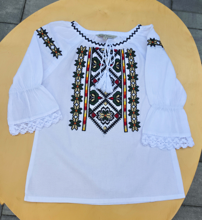 Fetite - Ie traditionala fetite Leona
