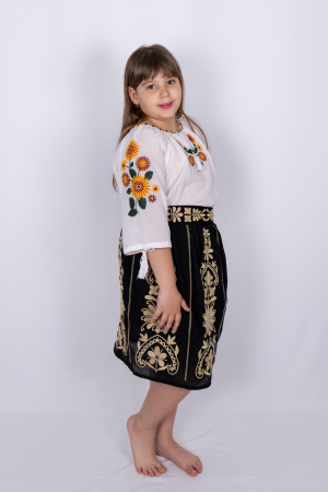 Ie traditionala fetite Giulia 2 [1]