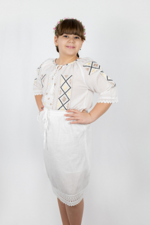 Ie traditionala fetite Lina [0]