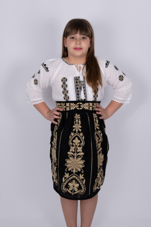 Ie traditionala fetite Catalina 3 [0]