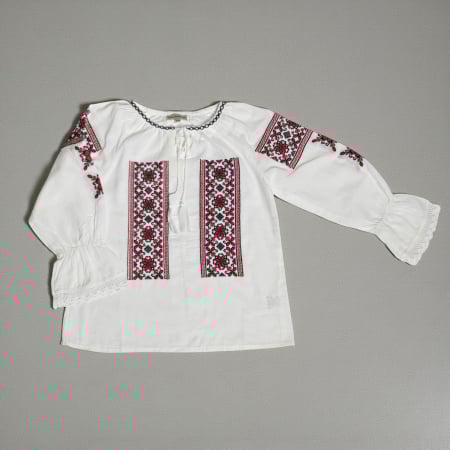 Ie traditionala fetite Melania 4 [1]