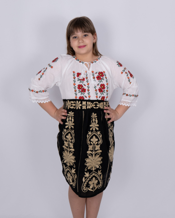 Ie traditionala fetite Maricica [0]