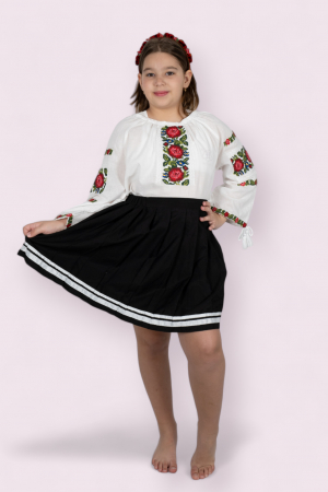 Fetite - Ie traditionala fetite Eleonora