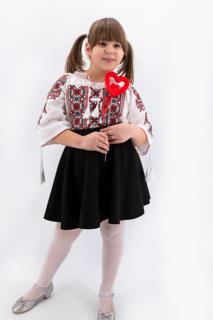 Ie traditionala fetite Melania [2]