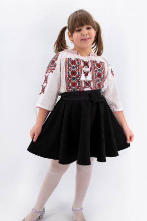 Ie traditionala fetite Melania [3]