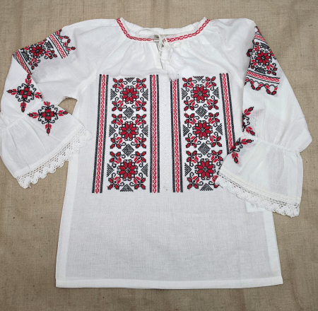 Ie traditionala fetite Melania 5 [1]