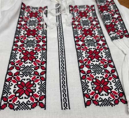 Ie traditionala fetite Melania 6 [2]
