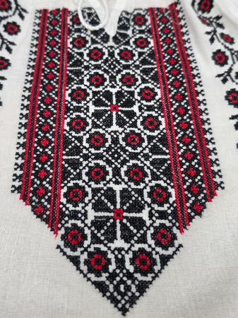 Ie traditionala fetite Mirela [1]