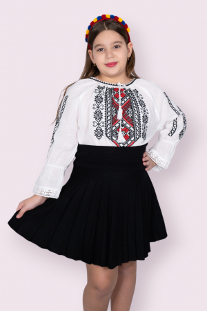 Ie traditionala fetite Melisa 2 [0]