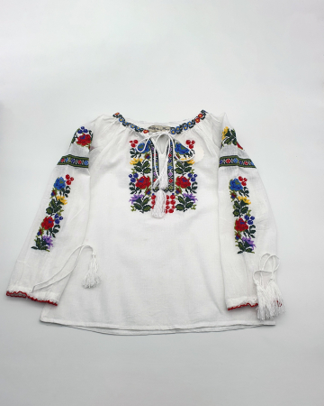 Ie traditionala fetite Noelia [4]