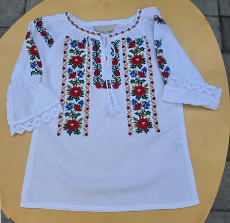 Ie traditionala fetite Fatima 19 [1]