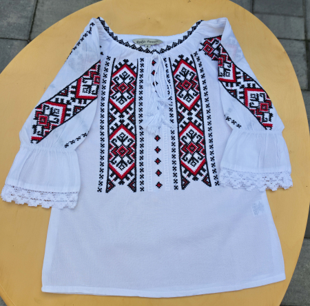Fetite - Ie traditionala fetite Victorita