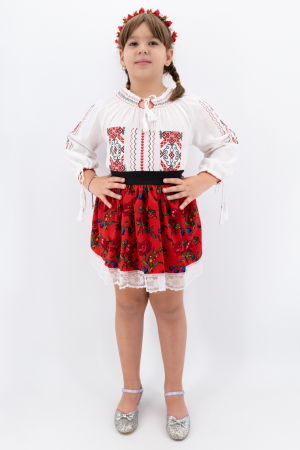 Ie traditionala fetite Rita [1]