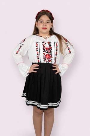 Ie traditionala fetite Fanuca [1]