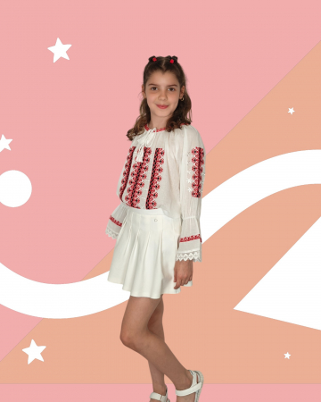 Ie traditionala fetite Mihaela 2 [1]