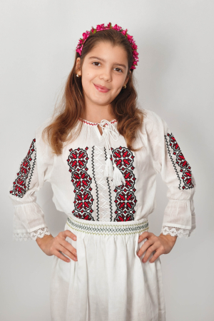 Copii - Ie traditionala fetite Olguta 2