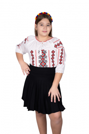 Ie traditionala fetite Rita 3 [1]