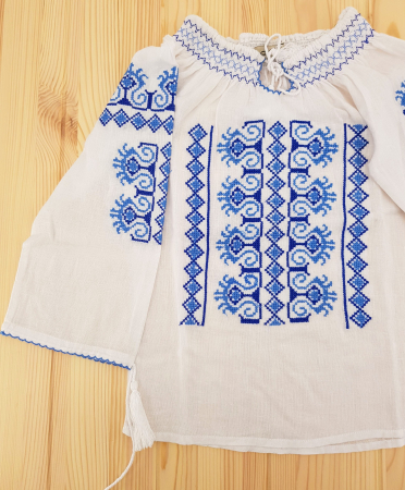 Ie traditionala Fetita Maria [2]