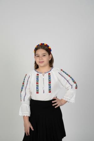 Fetite - Ie traditionala fetite Rodica 4