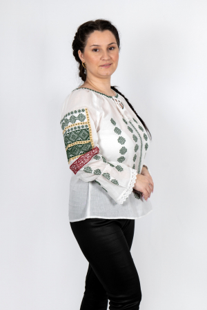 Ii Maneca Lunga - Ie Traditionala Gabriela 2