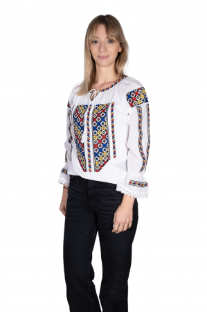 Ie Traditionala Dionisia [1]