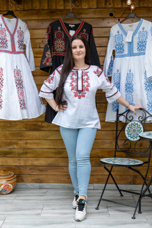 Ii Maneca 3/4 - Ie Traditionala Petra