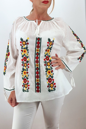 Ii Maneca Lunga - Ie Traditionala Mariana 2