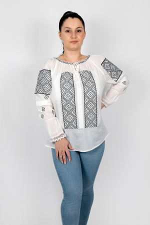 Ii Maneca Lunga - Ie Traditionala Melania 3