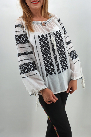 Ie Traditionala Costina [1]