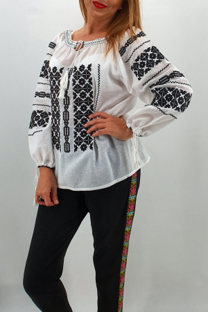 Ie Traditionala Costina [2]