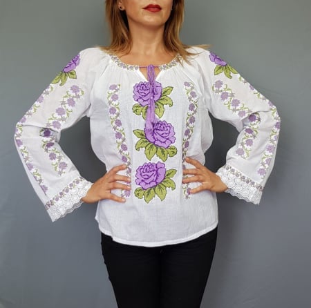 Ie Traditionala Rosa 3 [1]