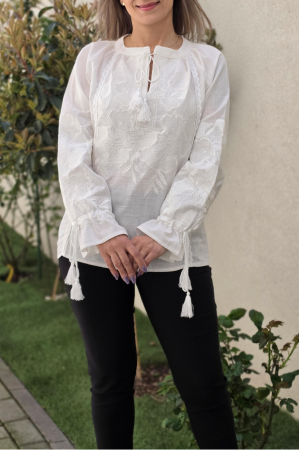 Ie Traditionala Beatrice [3]