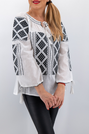 Ie Traditionala Teodora 4 [1]