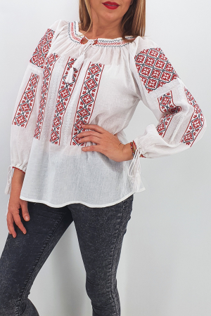 Ie Traditionala Tinuta [2]