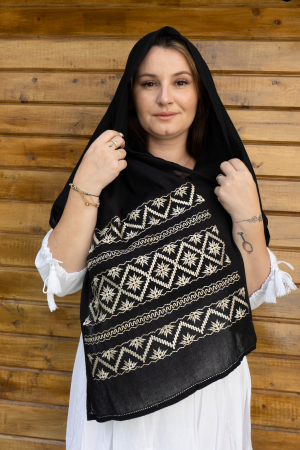 Marama Traditionala cu broderie Inflorata [2]