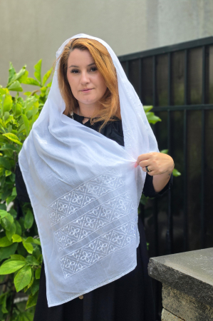 Esarfe si Baticuri - Marama Traditionala cu broderie Inflorata